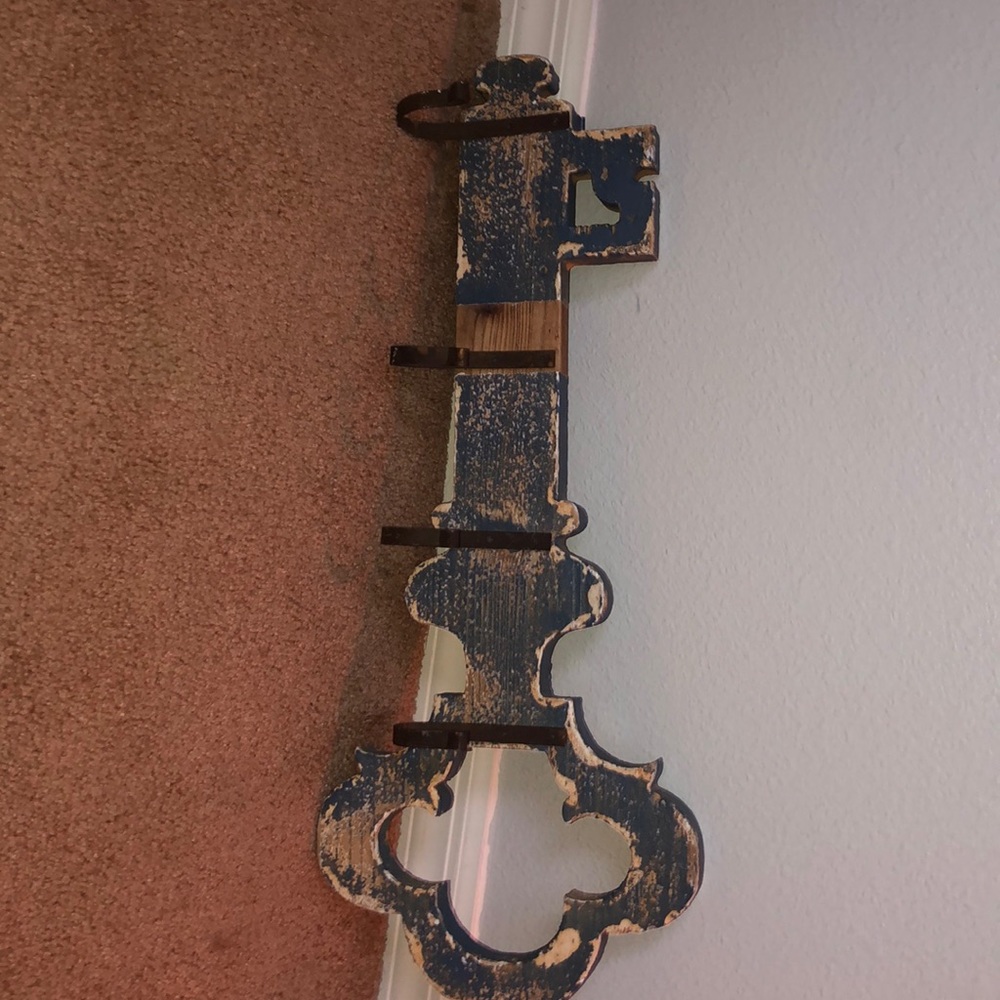 Rustic Key: Key Holder/ Orginizer - Picture 1 of 2